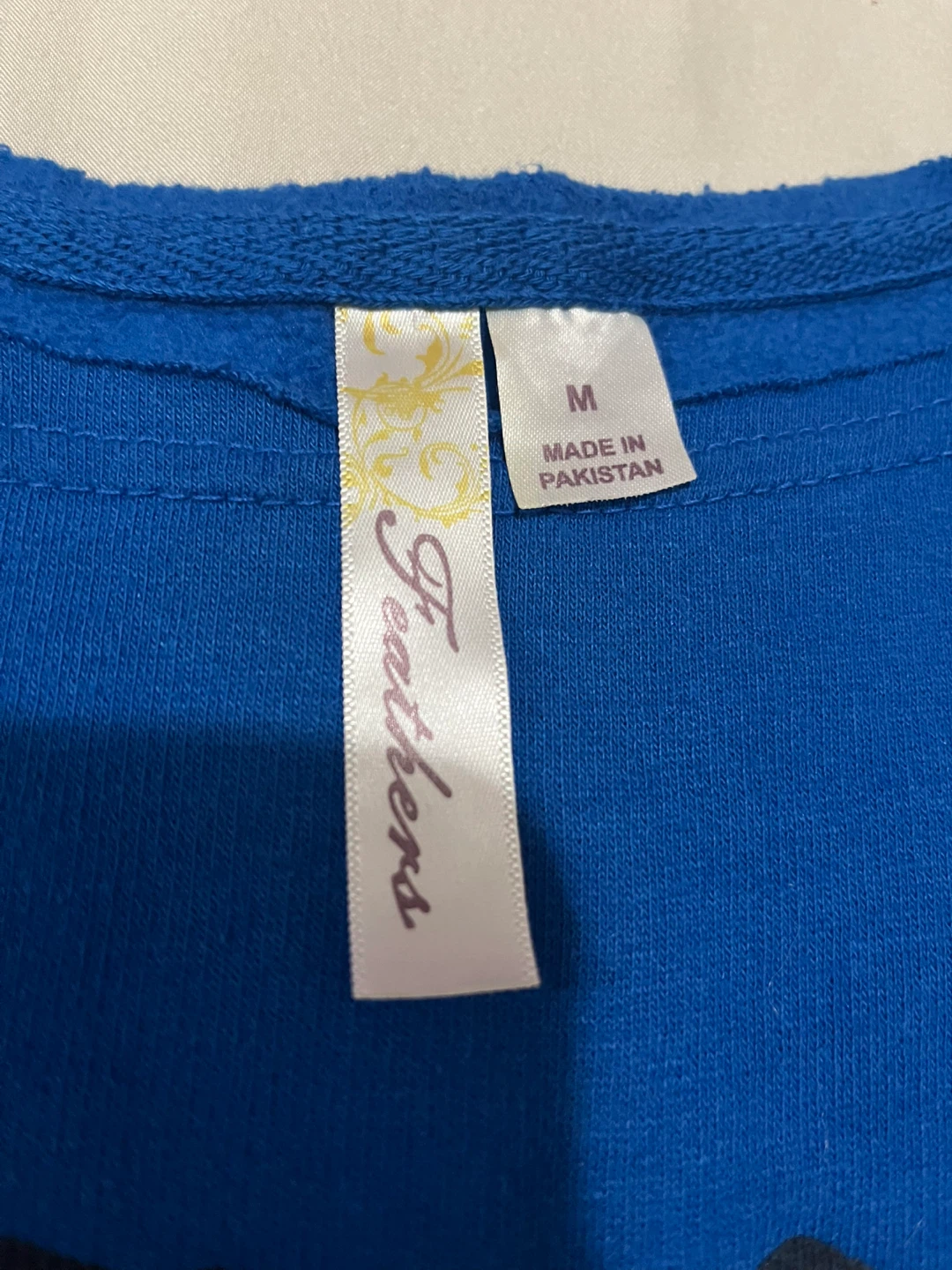 Feathers Blue "Love" Sweatshirt Size M 🌱 - photo 4