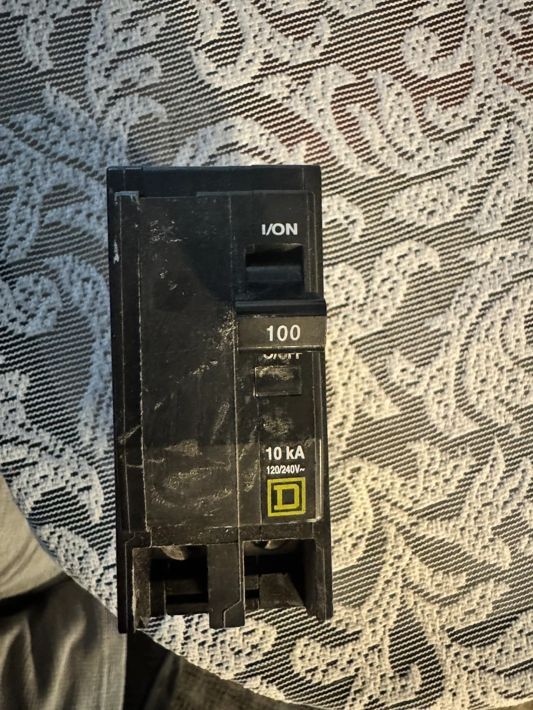 Square D 100 Amp Circuit Breaker