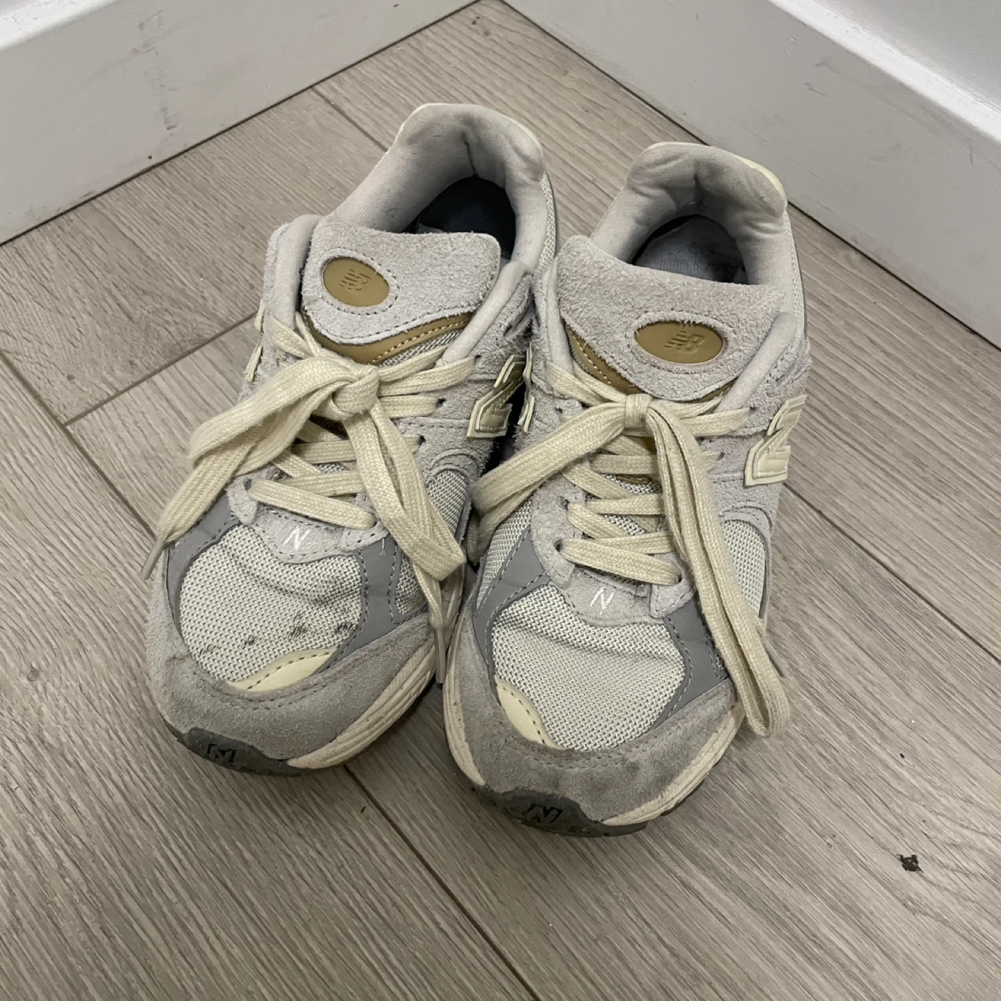 [New Balance] Grey Sneakers - Size 4 US