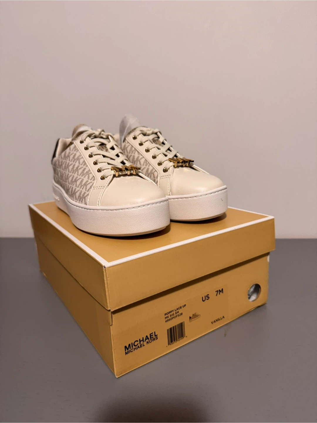 Michael Kors Poppy Lace Up Sneakers US 7 Vanilla - photo 3