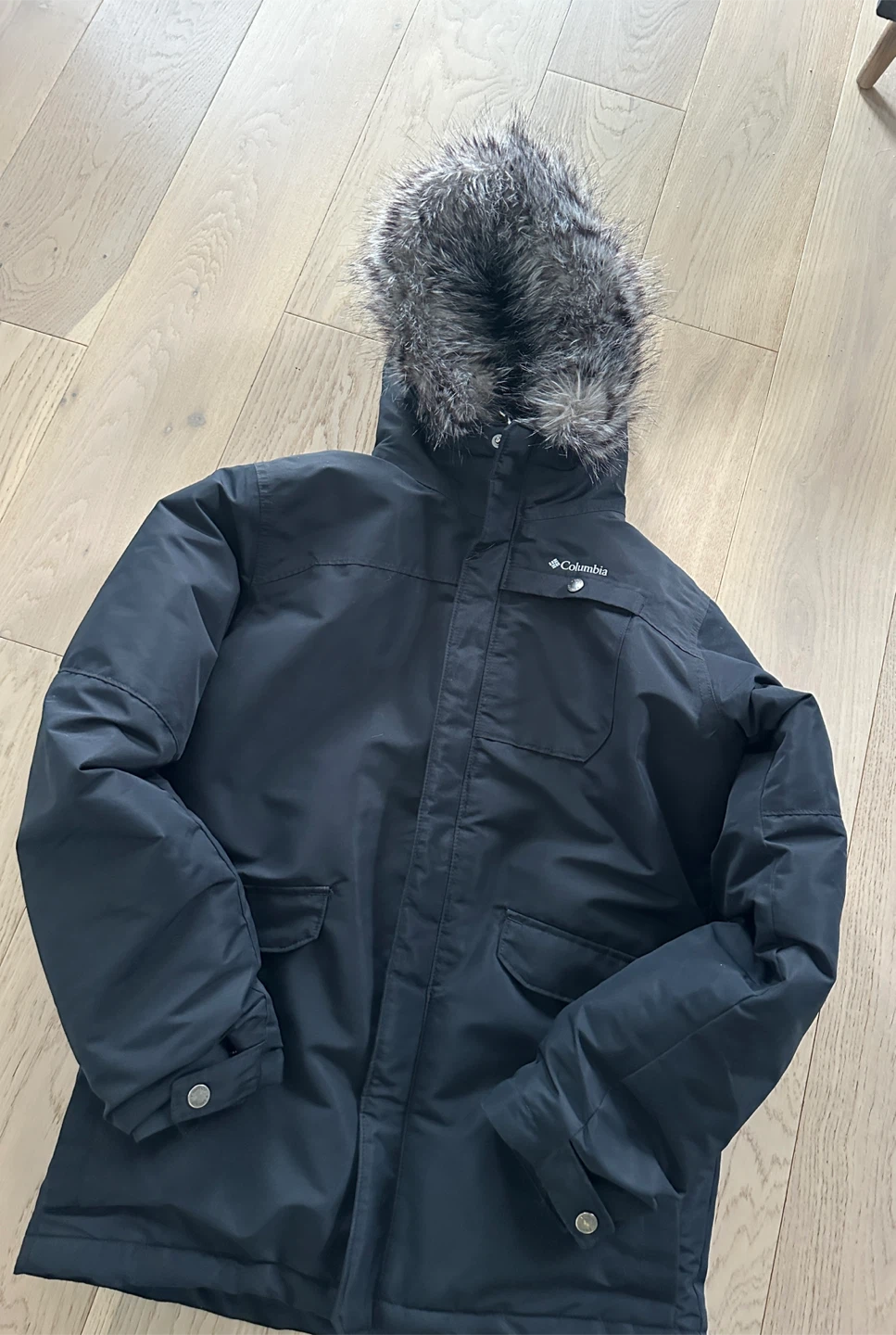 Columbia Black Hooded Winter Parka Jacket with Faux Fur Trim