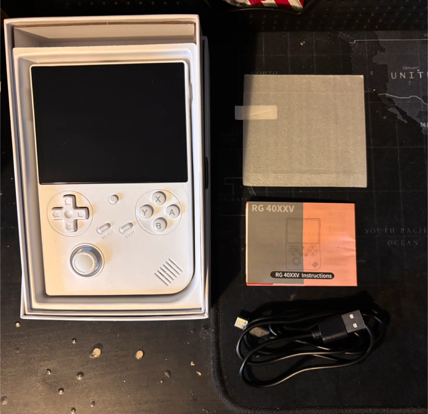 Anbernic RG40XXV Handheld Game Console - White