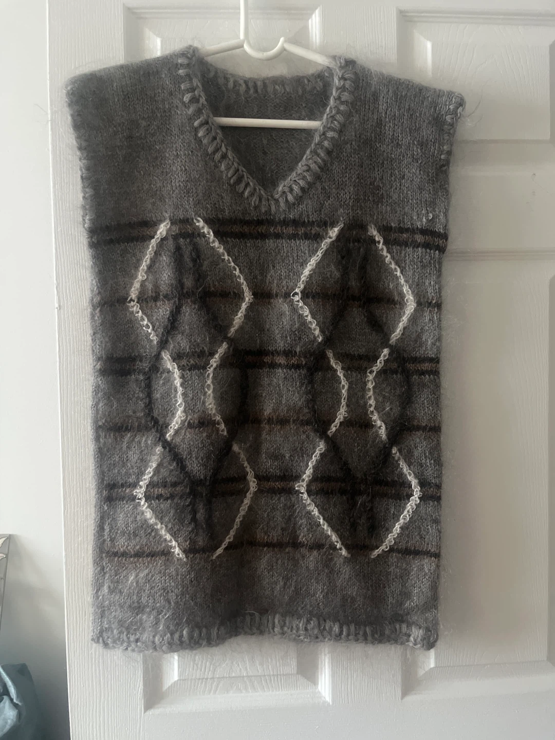 Gray Knit Sweater Vest with Argyle Pattern - photo 3