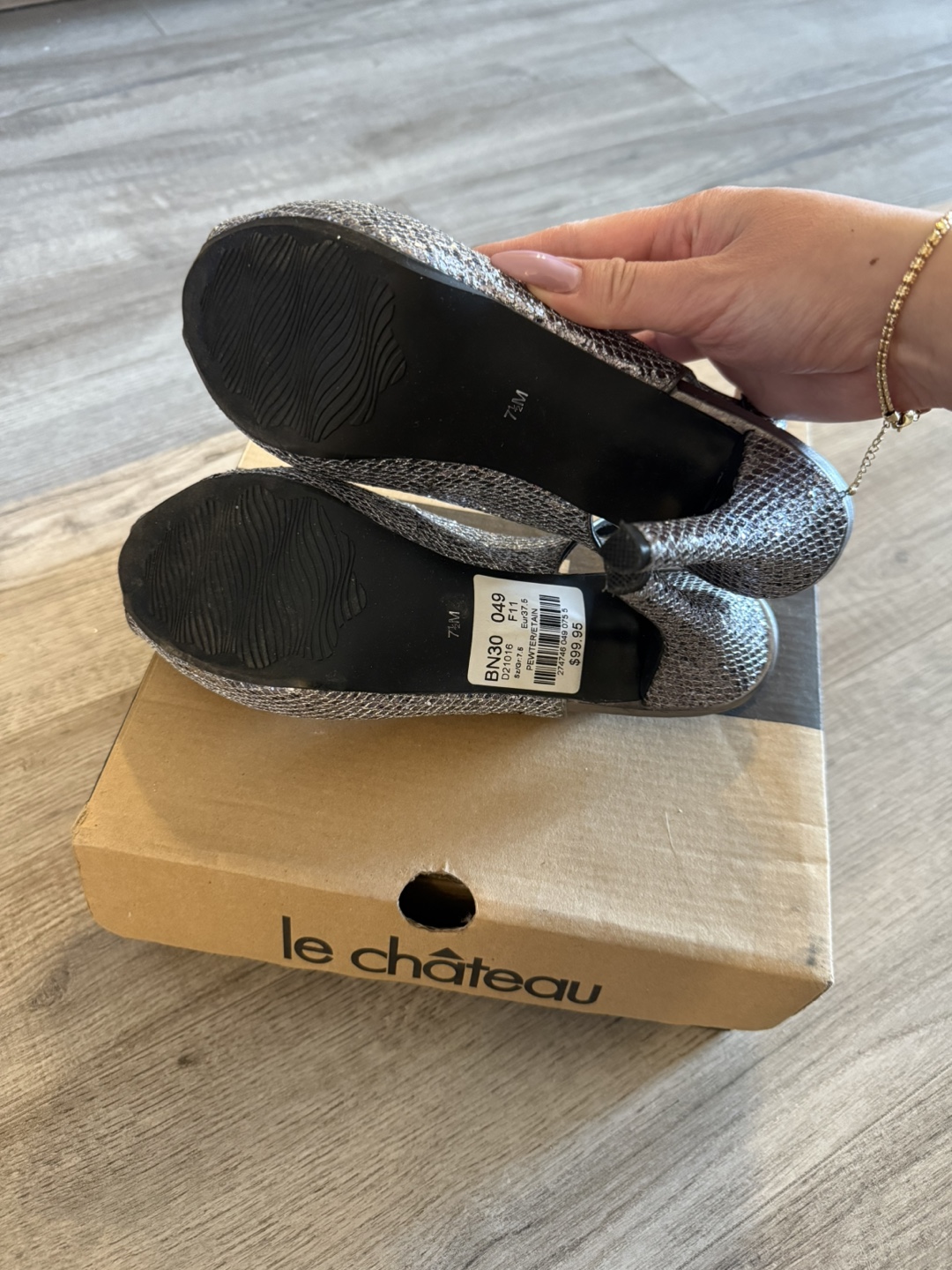 Le Château Women's Silver Glitter Slingback Heels Size 7M - photo 2