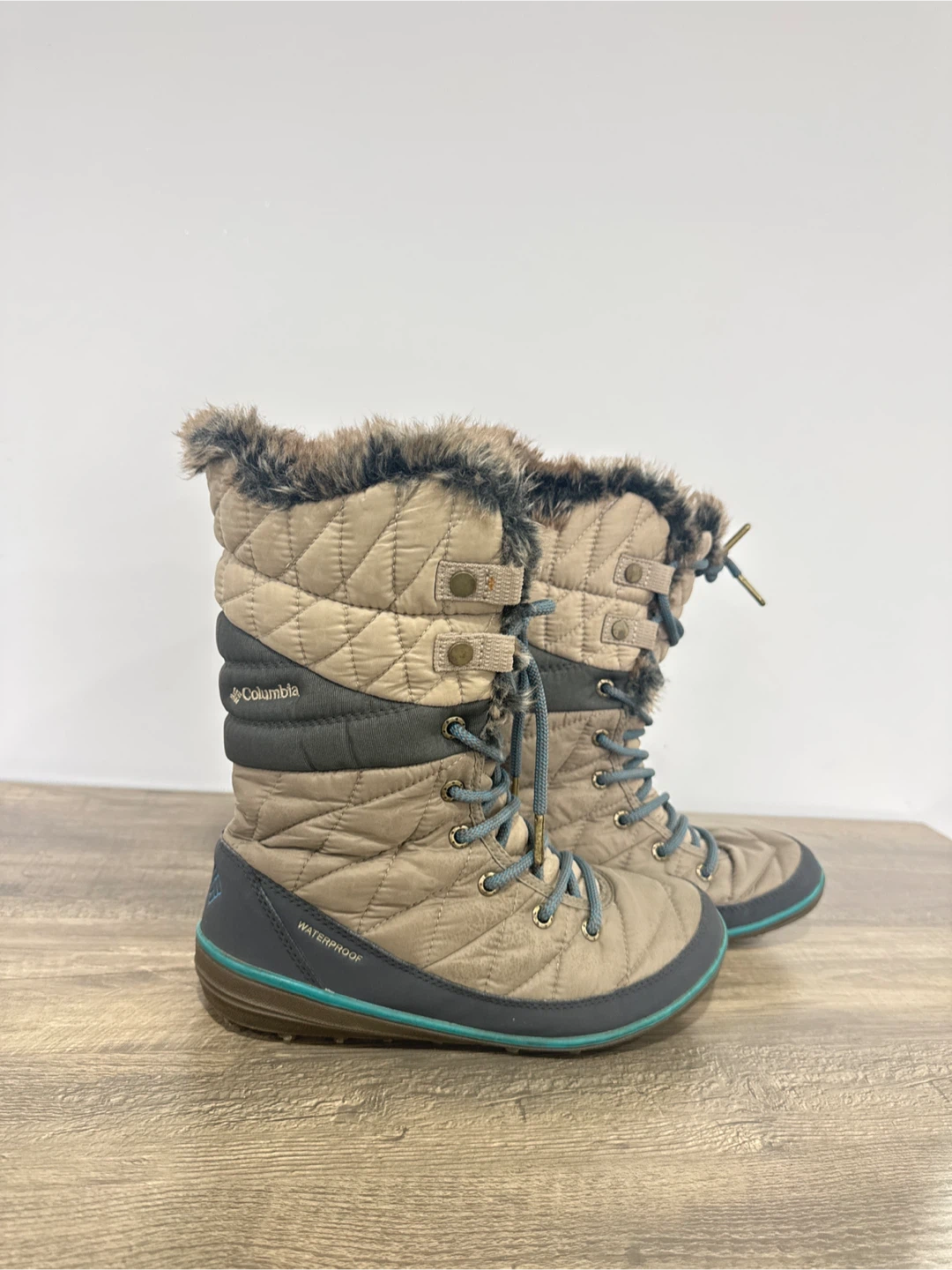 Columbia Women's Waterproof Winter Boots Size 6.5