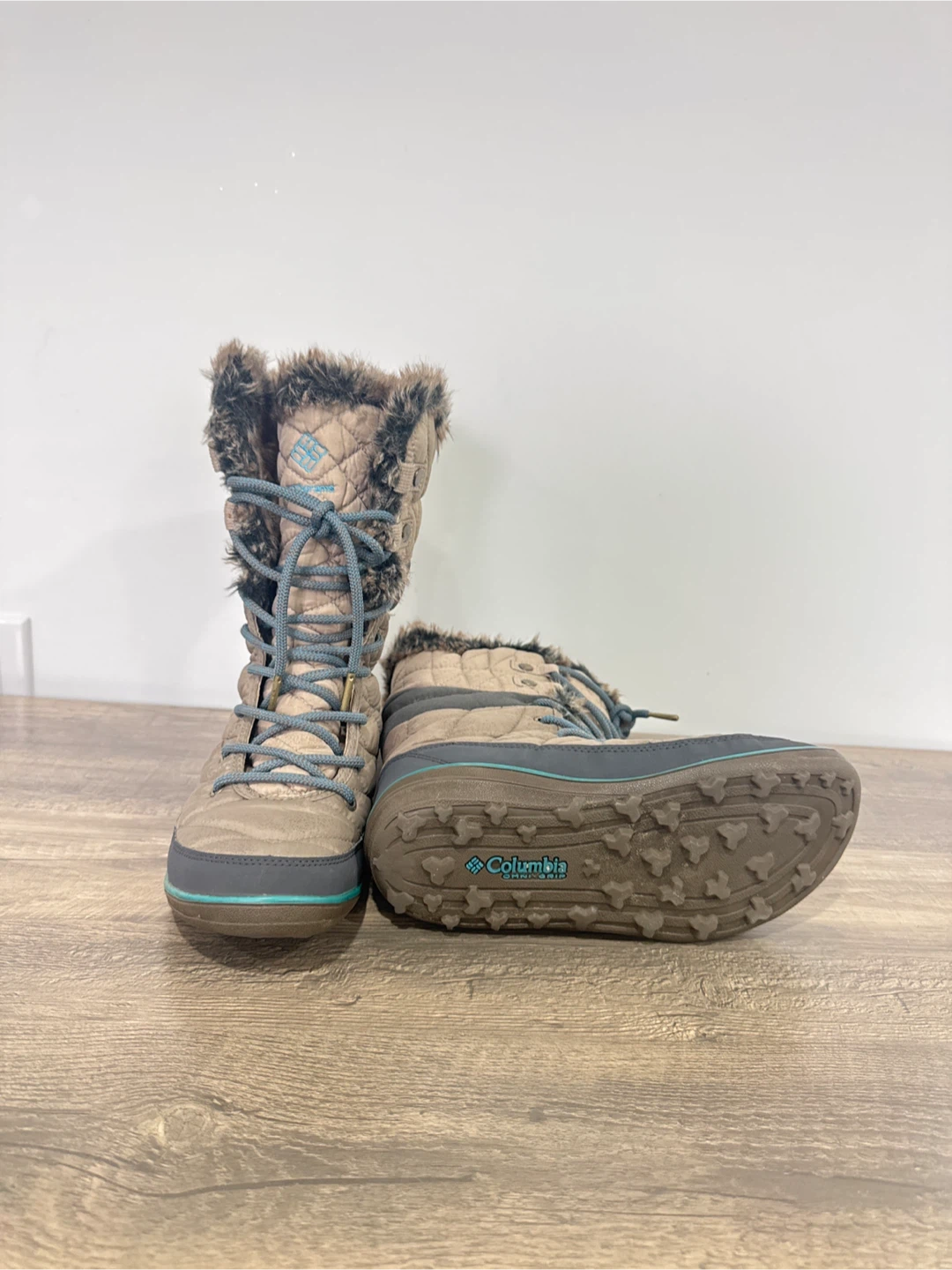 Columbia Women's Waterproof Winter Boots Size 6.5 - photo 2
