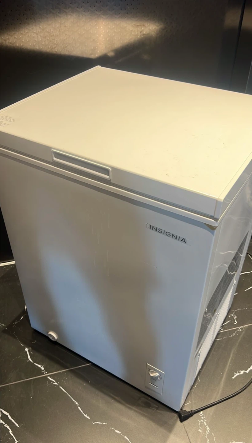Insignia Chest Freezer