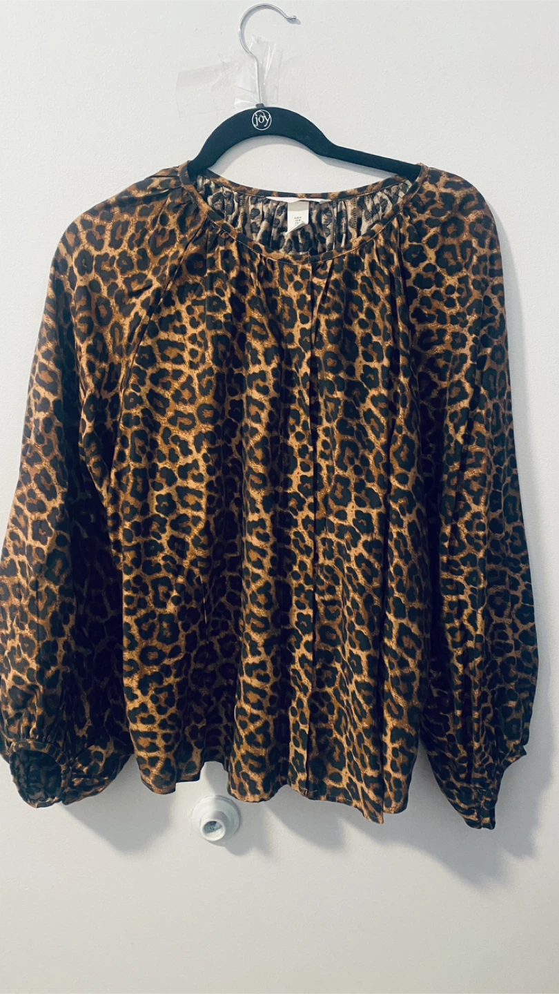 Flowy H and m top size m