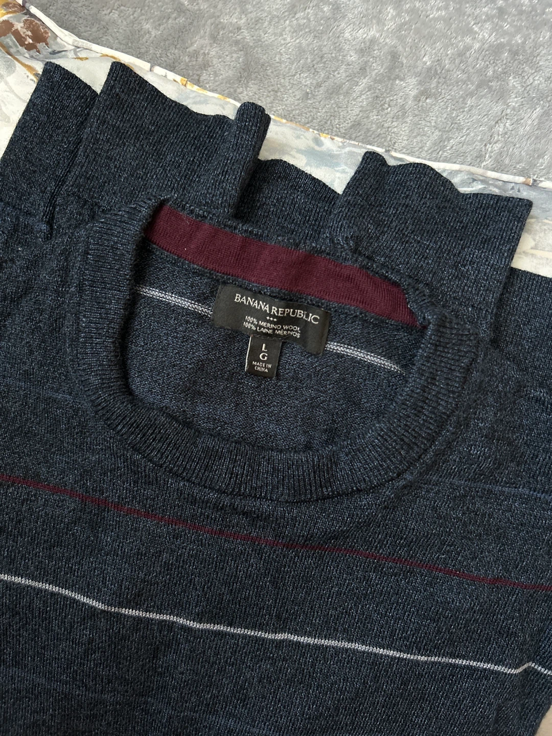 Banana Republic Men's Crew Neck Sweater - Size Large - photo 2