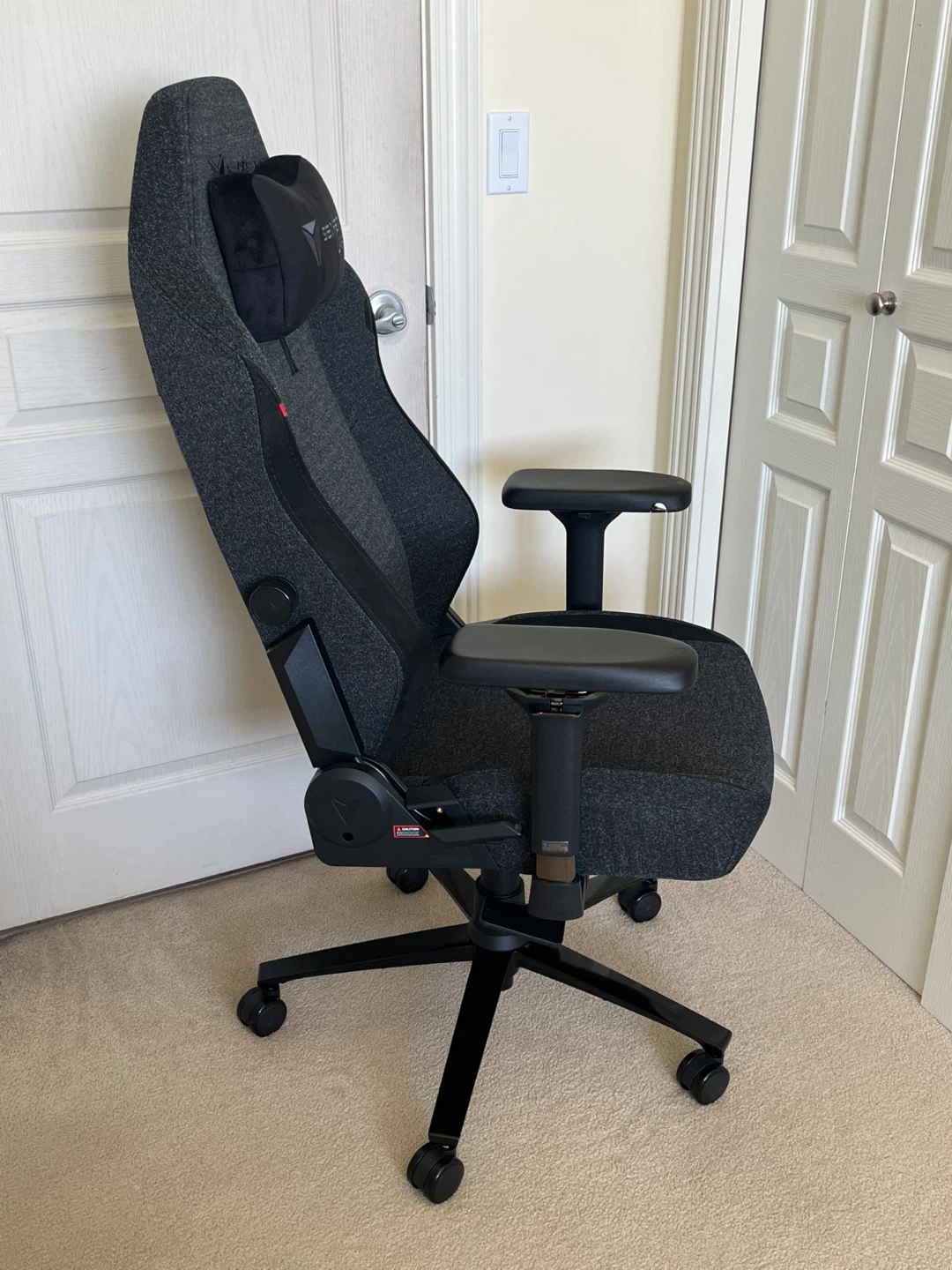 Secretlab TITAN Evo Gaming Chair – SoftWeave – Size Small - photo 3