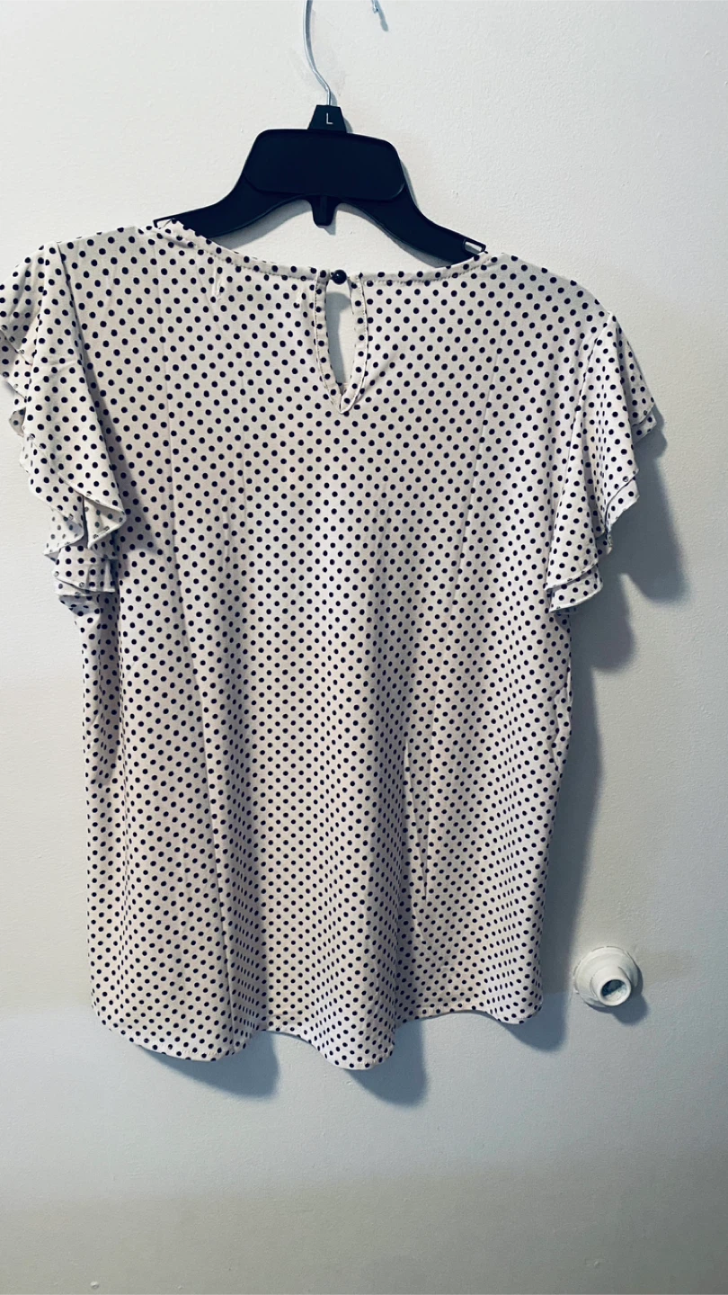 Ladies size m polka dot top - photo 2