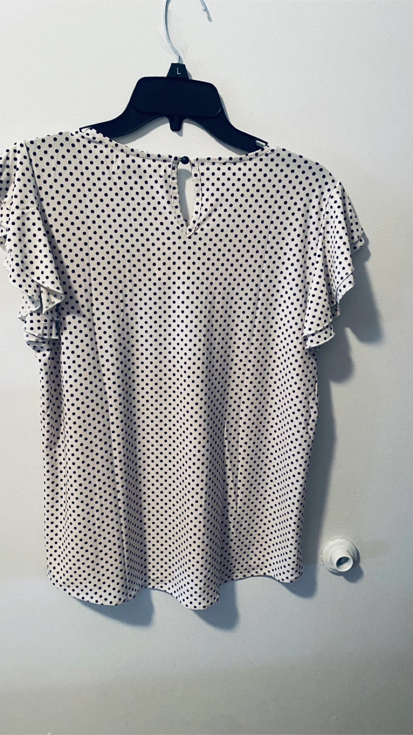 Ladies size m polka dot top - photo 4