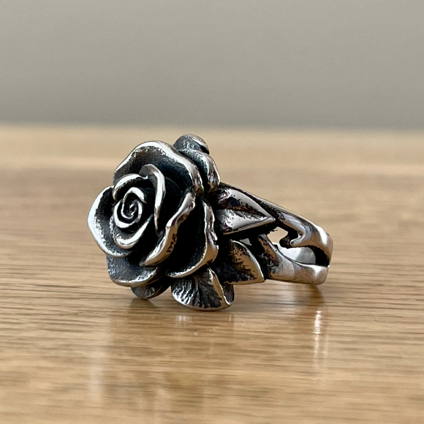 Rose titanium ring (size 7) - photo 3