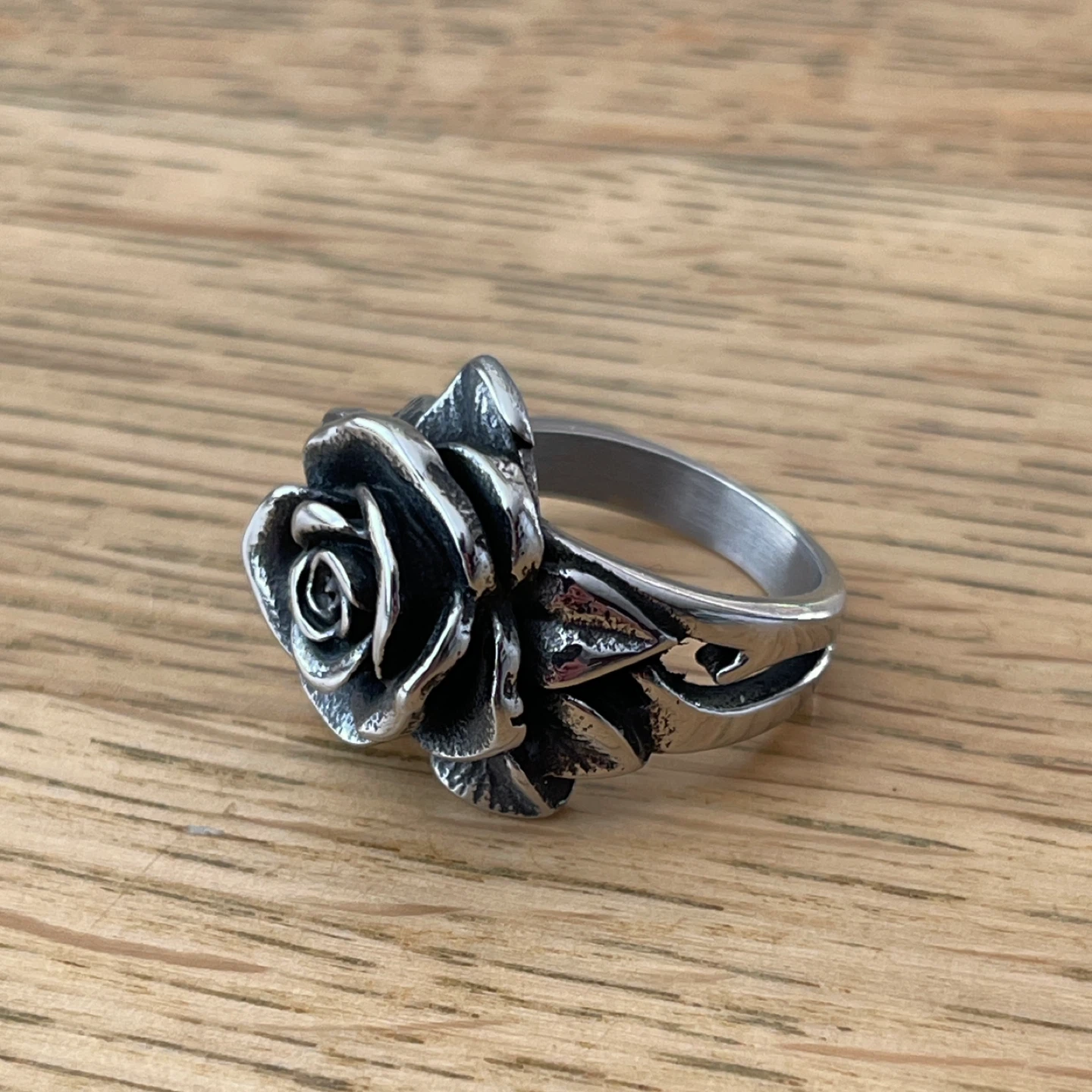 Rose titanium ring (size 7)