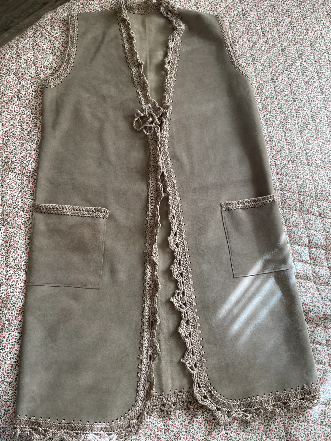 Women's Suede Vest with Crochet Trim - photo 2