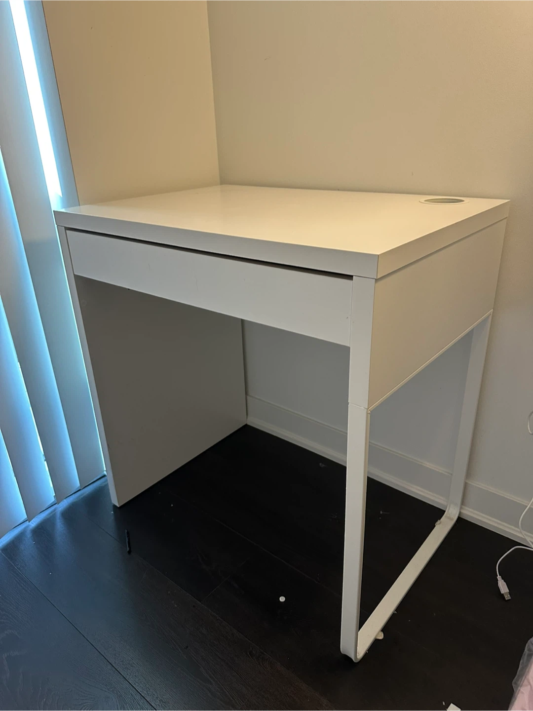 IKEA MICKE DESK