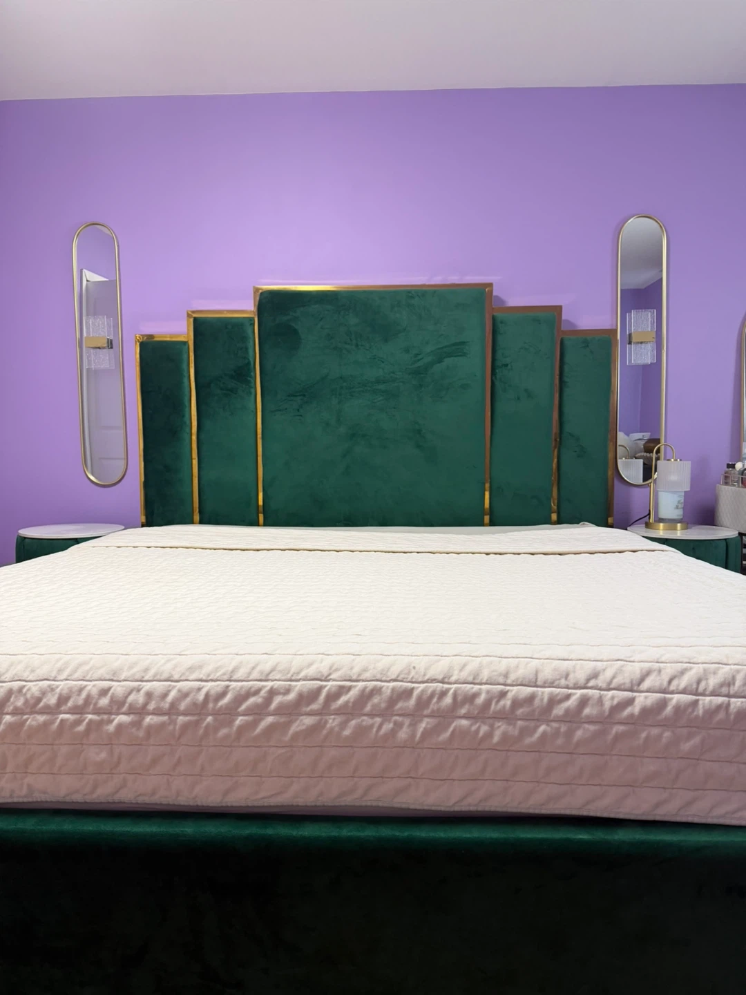King Emerald Green bed frame with gold accents