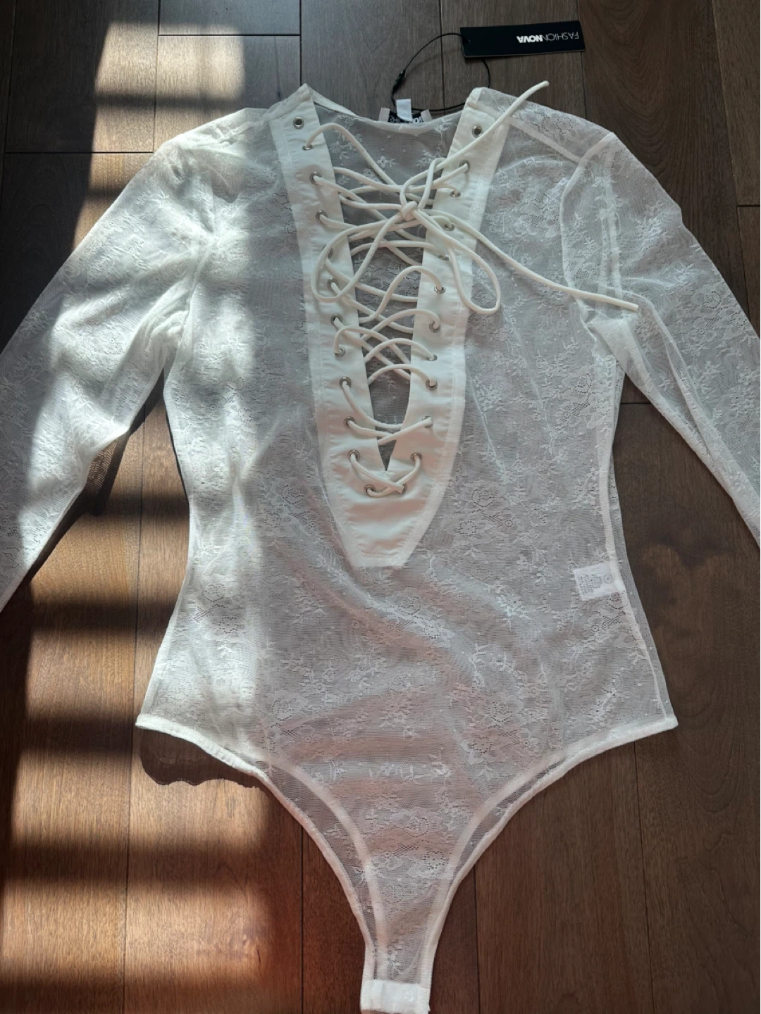 New Fashion Nova Lace Bodysuit - Size M - photo 3