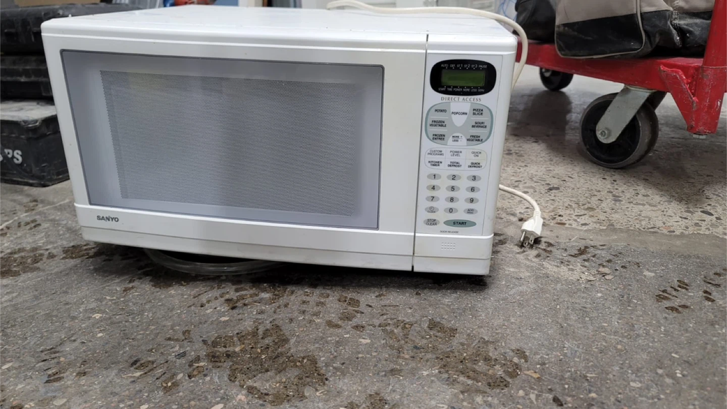 Sanyo Microwave Big Size