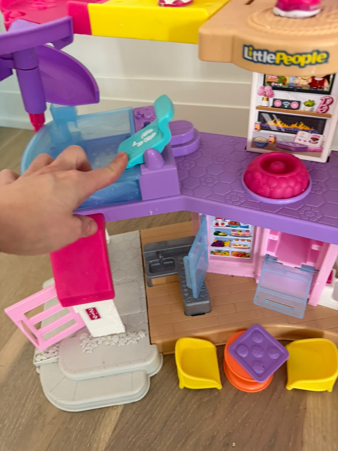 Fisher-Price Barbie Little People playset with car - photo 3