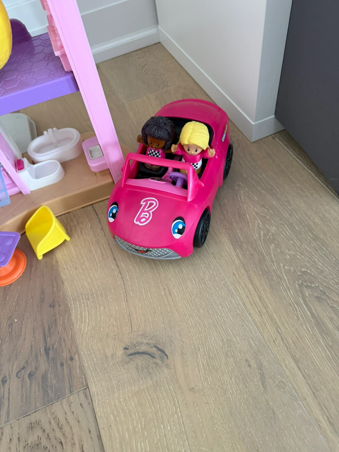 Fisher-Price Barbie Little People playset with car - photo 4
