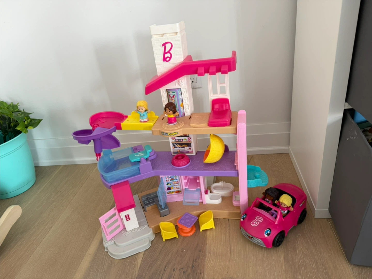 Fisher-Price Barbie Little People playset with car