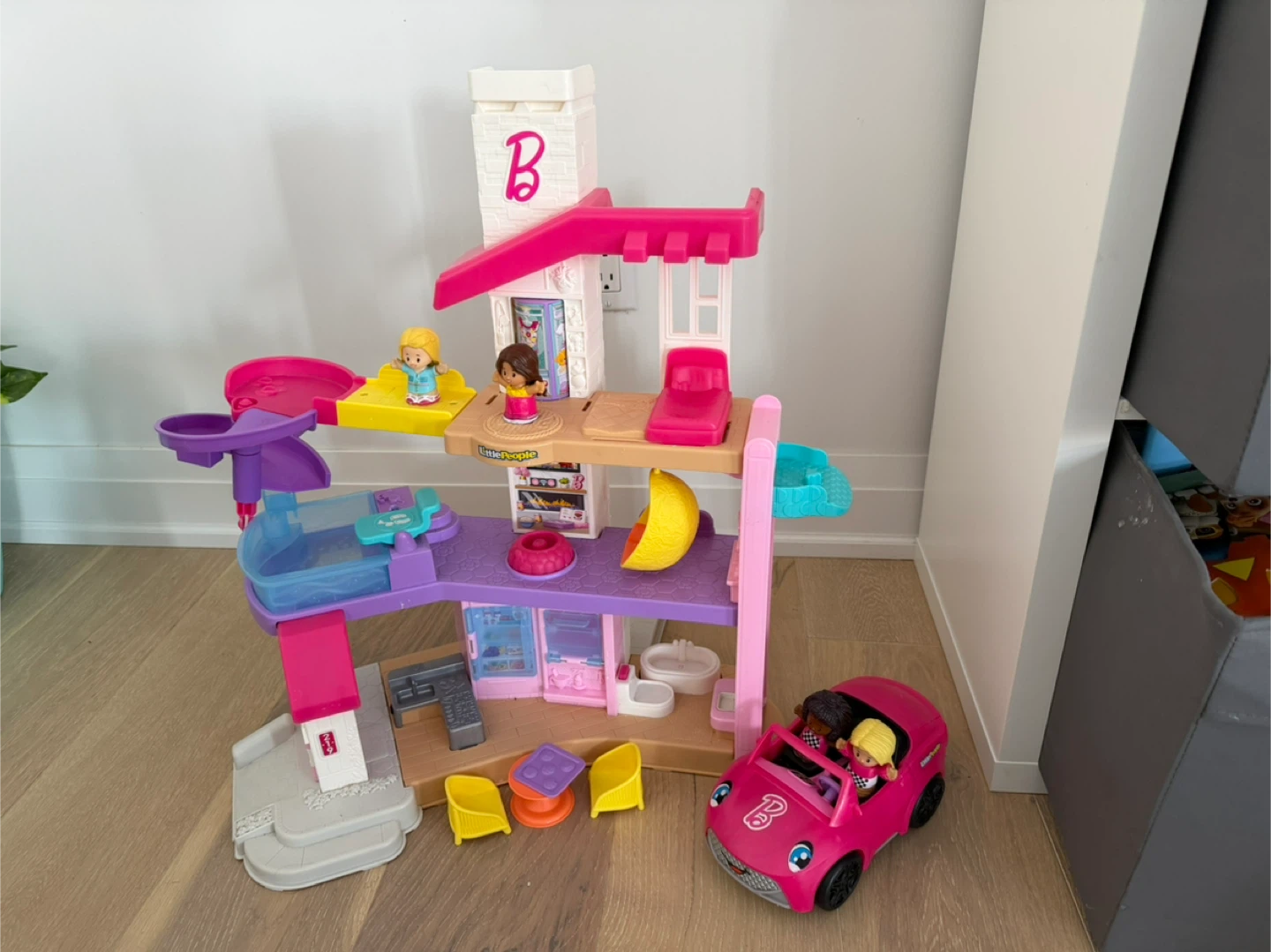 Fisher-Price Barbie Little People playset with car - photo 5
