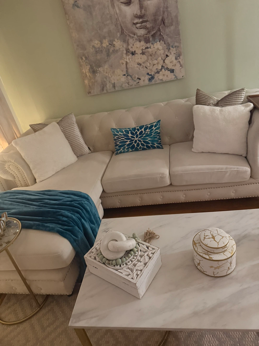 Elegant White Sectional Sofa - photo 3