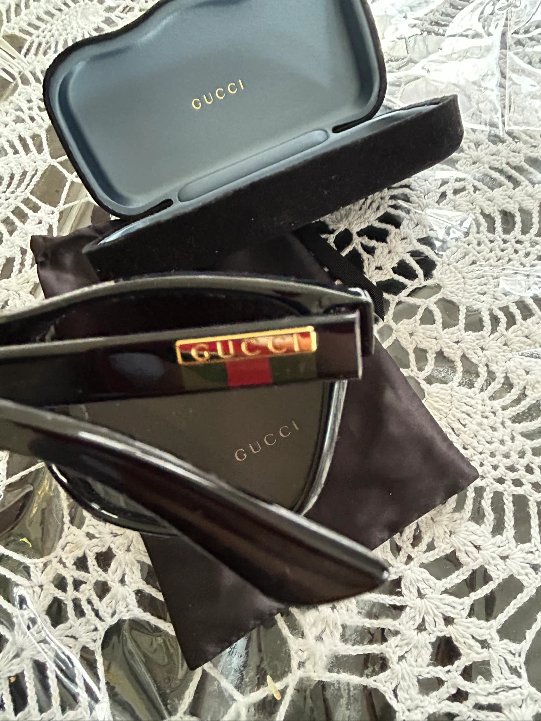 Gucci Sunglasses with Case - photo 3