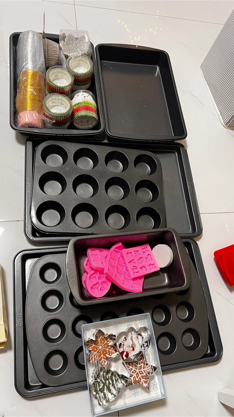 Baking and Decorating Supplies Bundle - photo 3