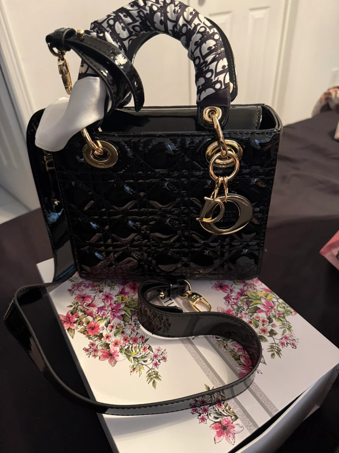 Dior bag ($400)…. - photo 4