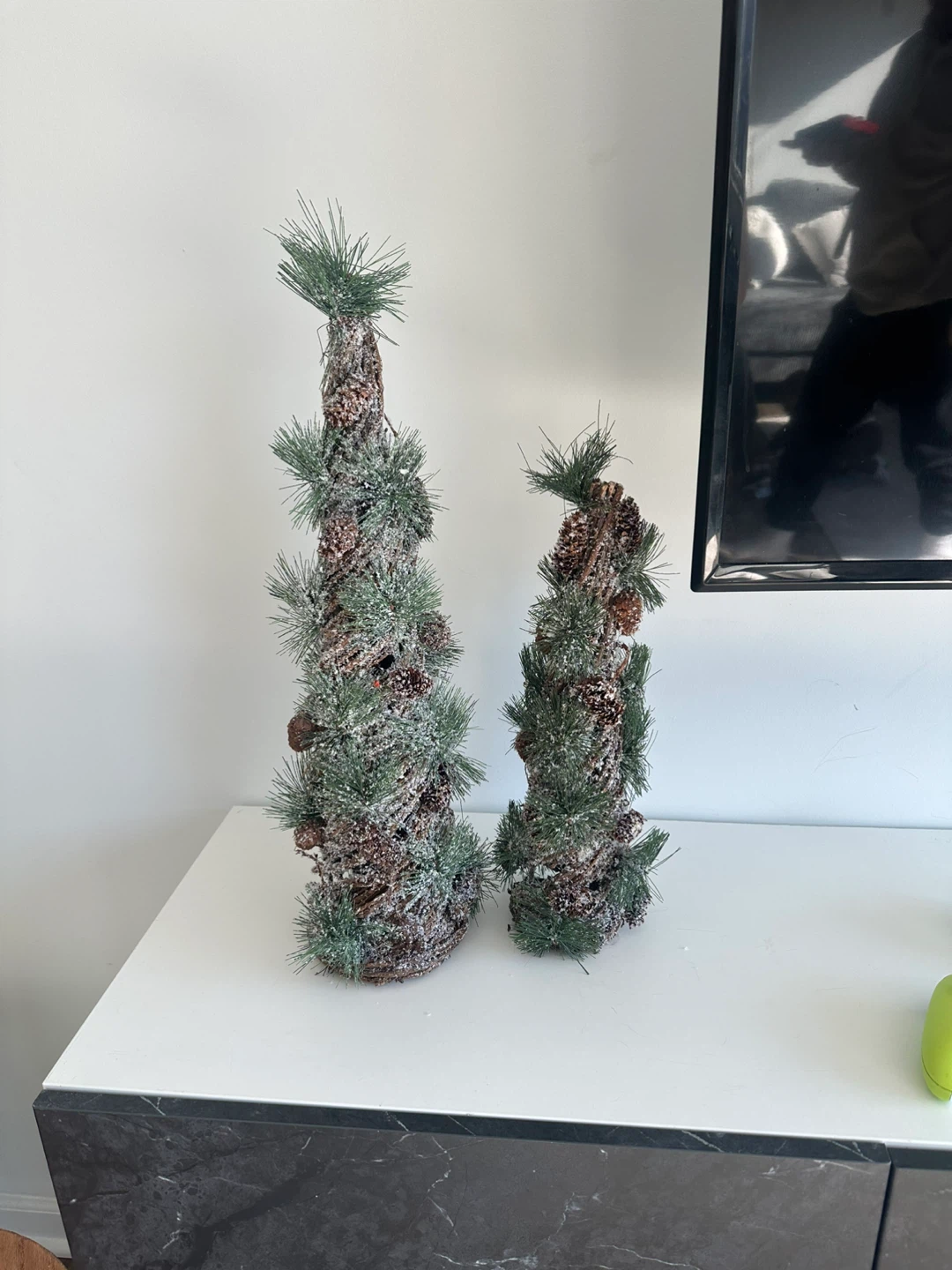 Set of 2 Rustic Cone Christmas Trees with Pinecones - photo 2