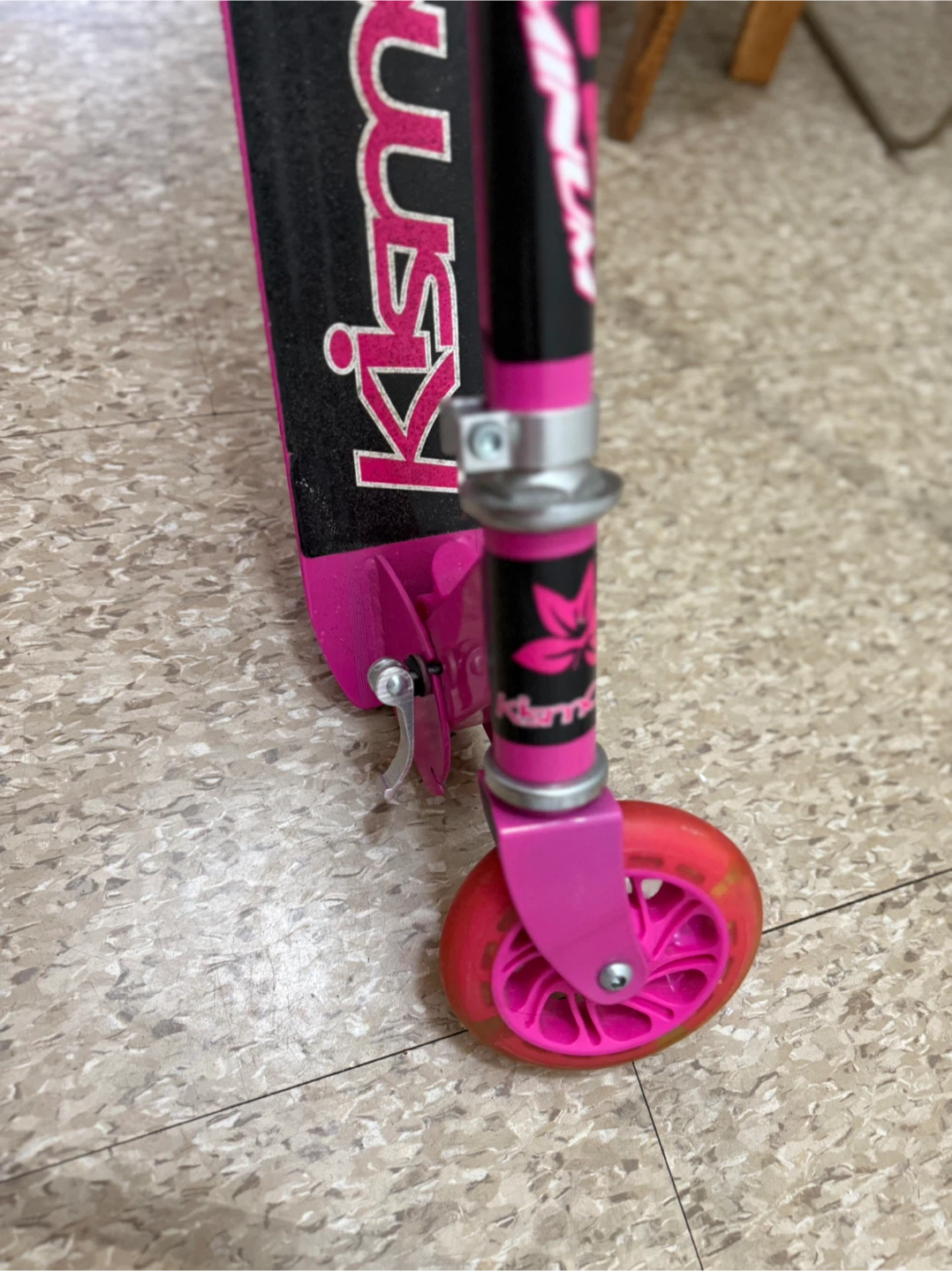 Kixo Pink Kick Scooter - photo 4