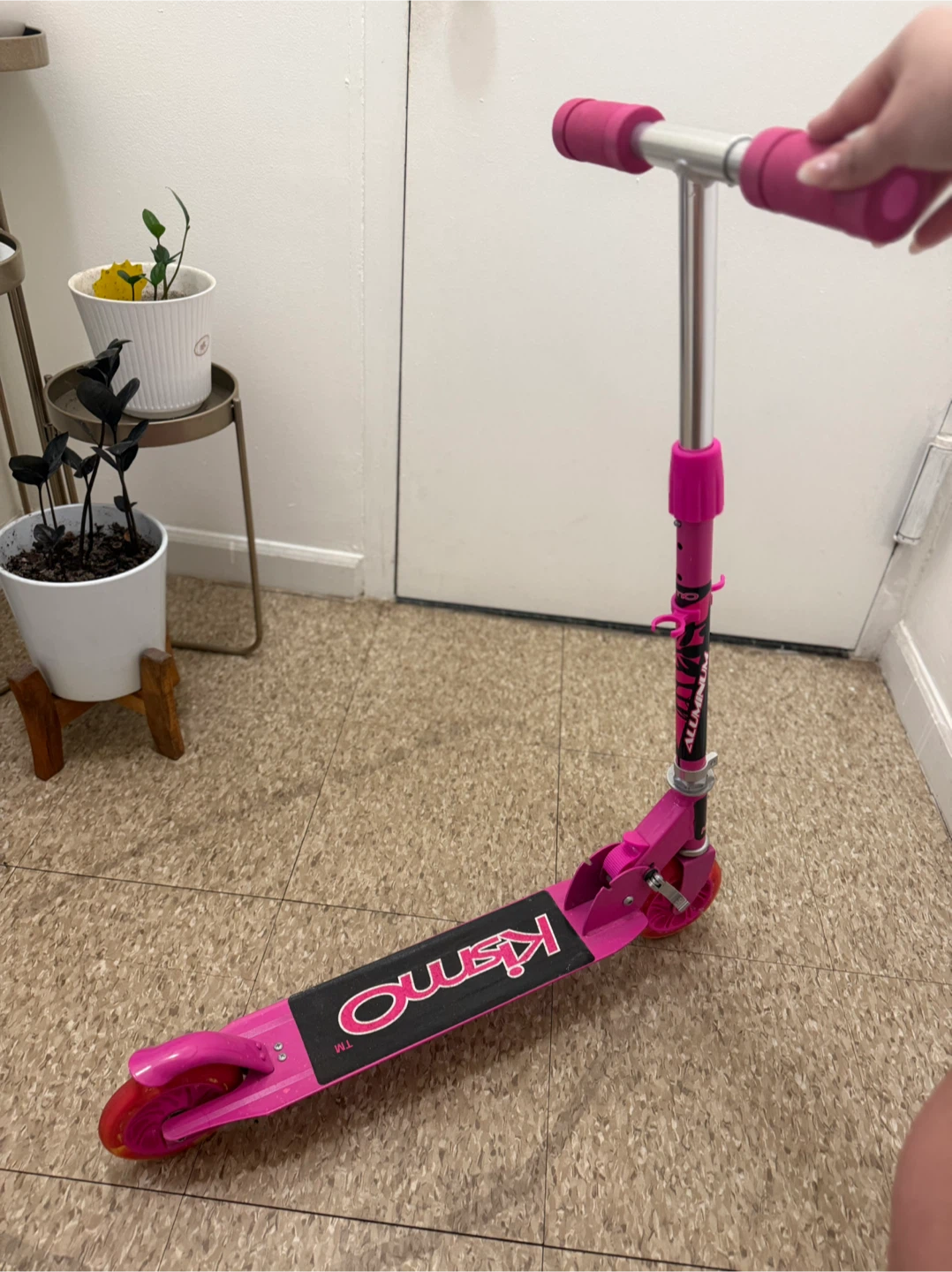 Kixo Pink Kick Scooter - photo 3