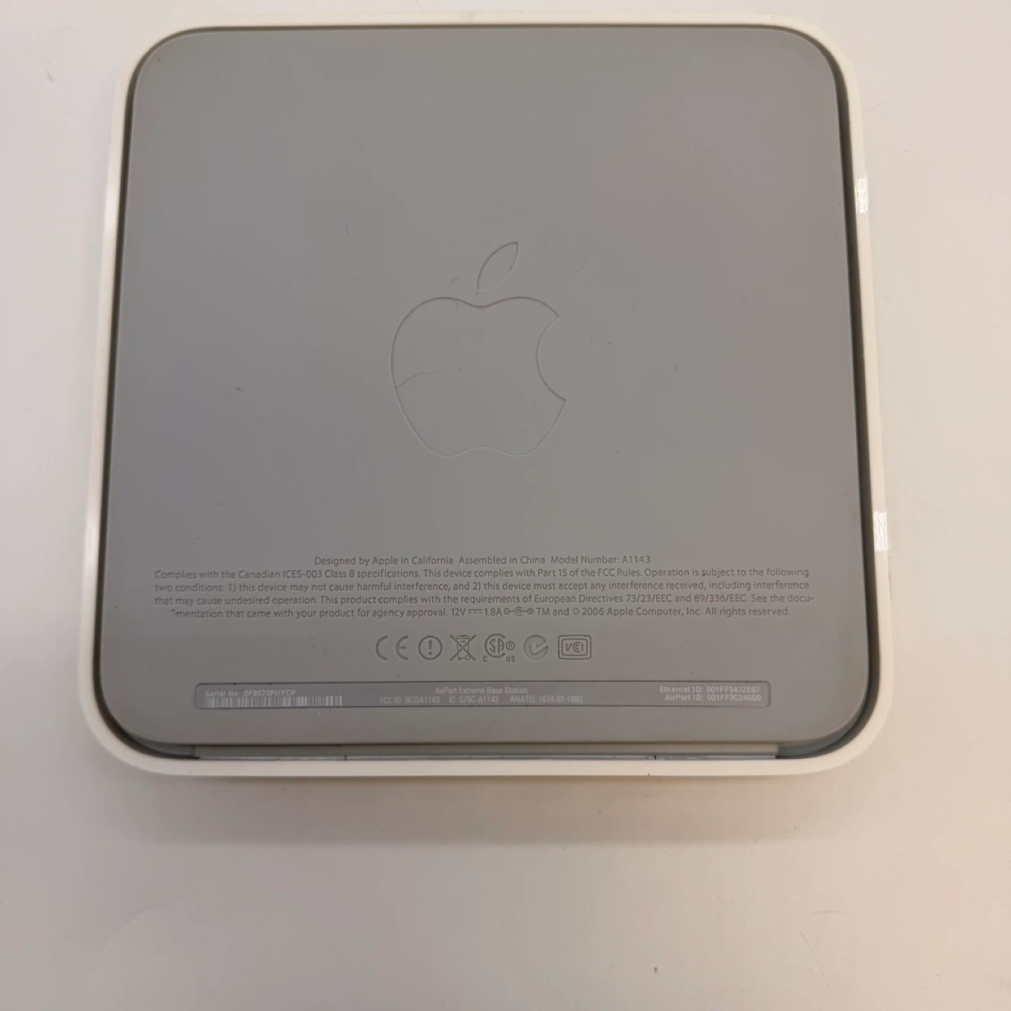 Apple AirPort Extreme Base Station A1143 Wi-Fi Router - photo 4