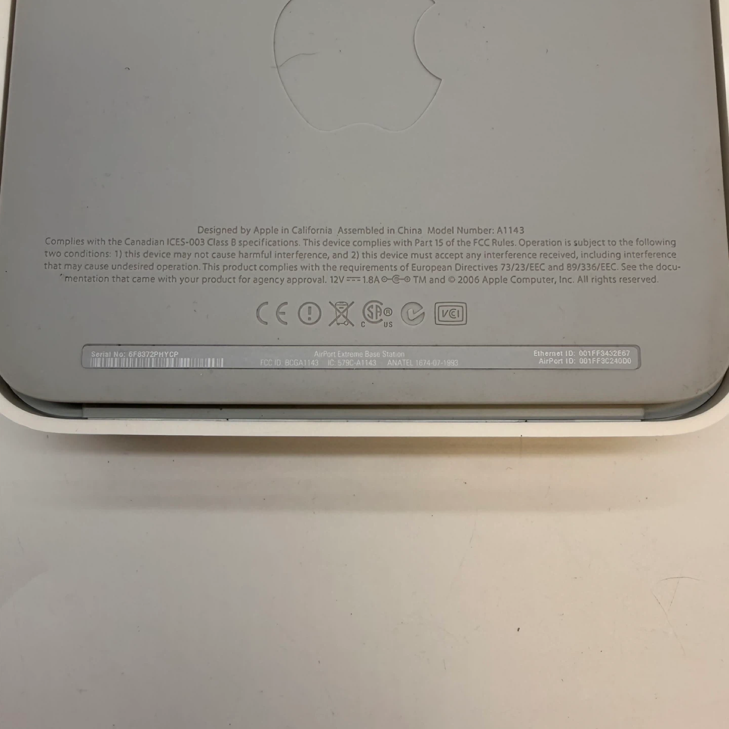 Apple AirPort Extreme Base Station A1143 Wi-Fi Router - photo 3