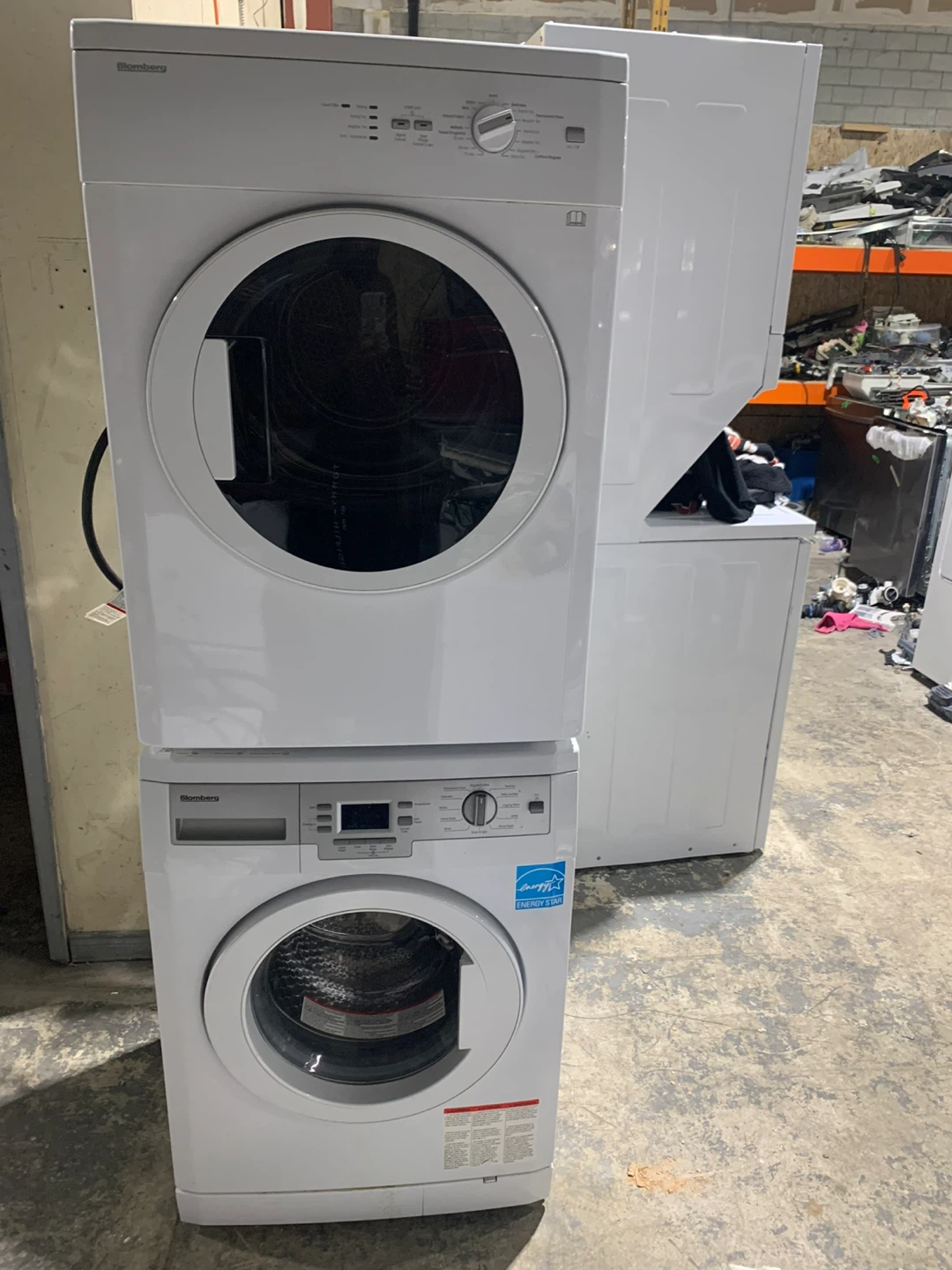 Bloomberg 24 inch washer and dryer set only 575/-