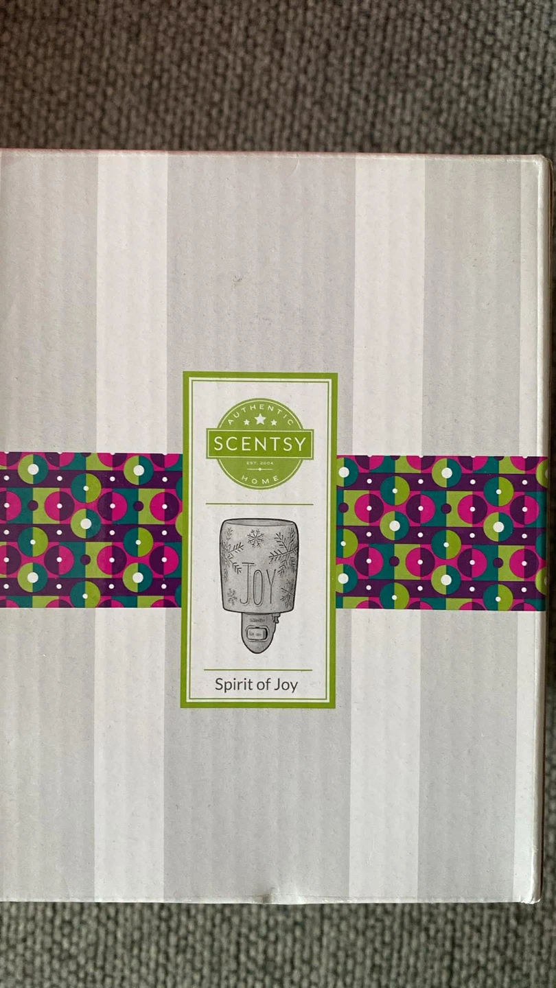 Scentsy Spirit of Joy Night Light Warmer