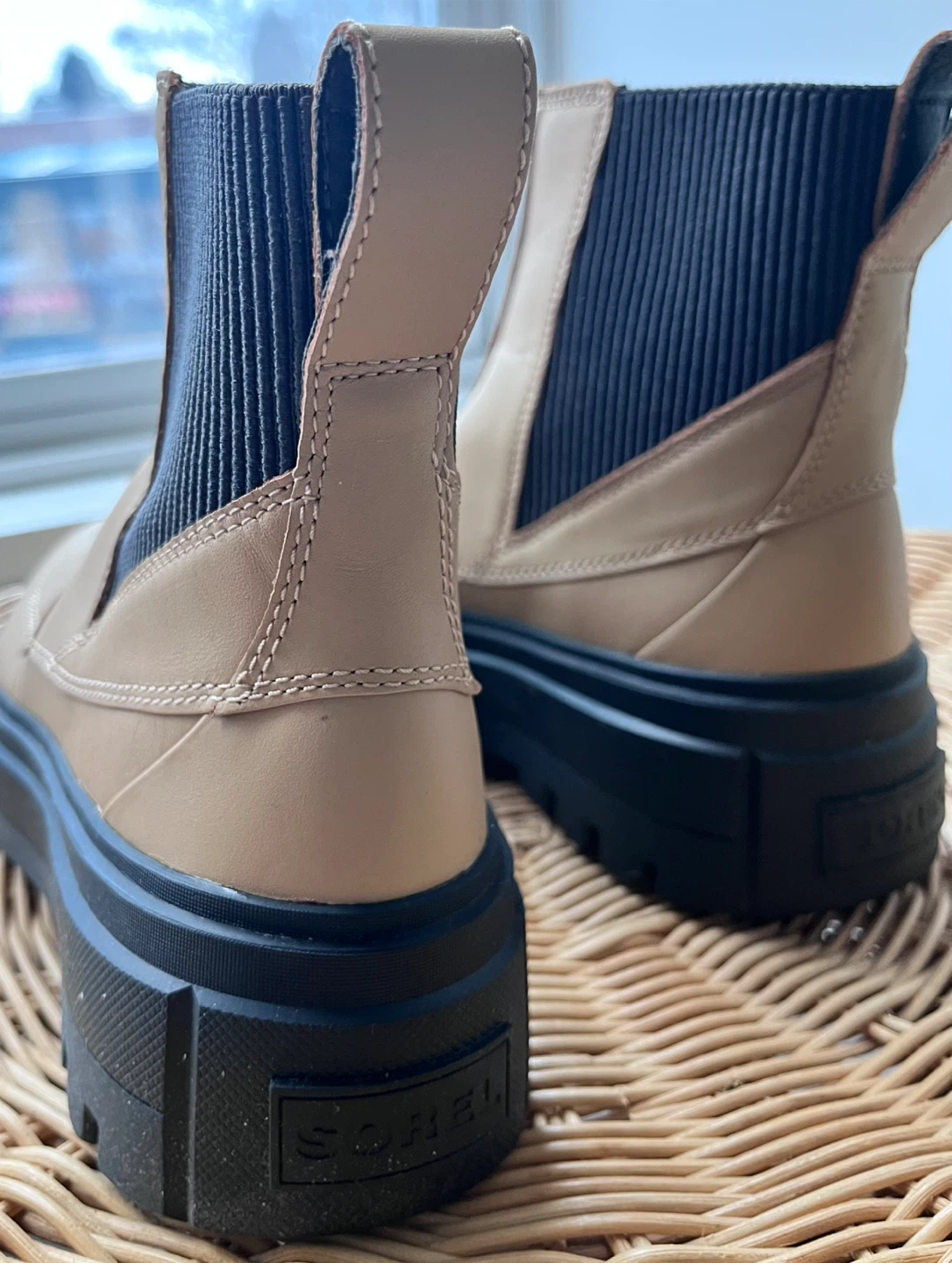 Brand New Sorel Women's Tan Leather Chelsea Boots - photo 3
