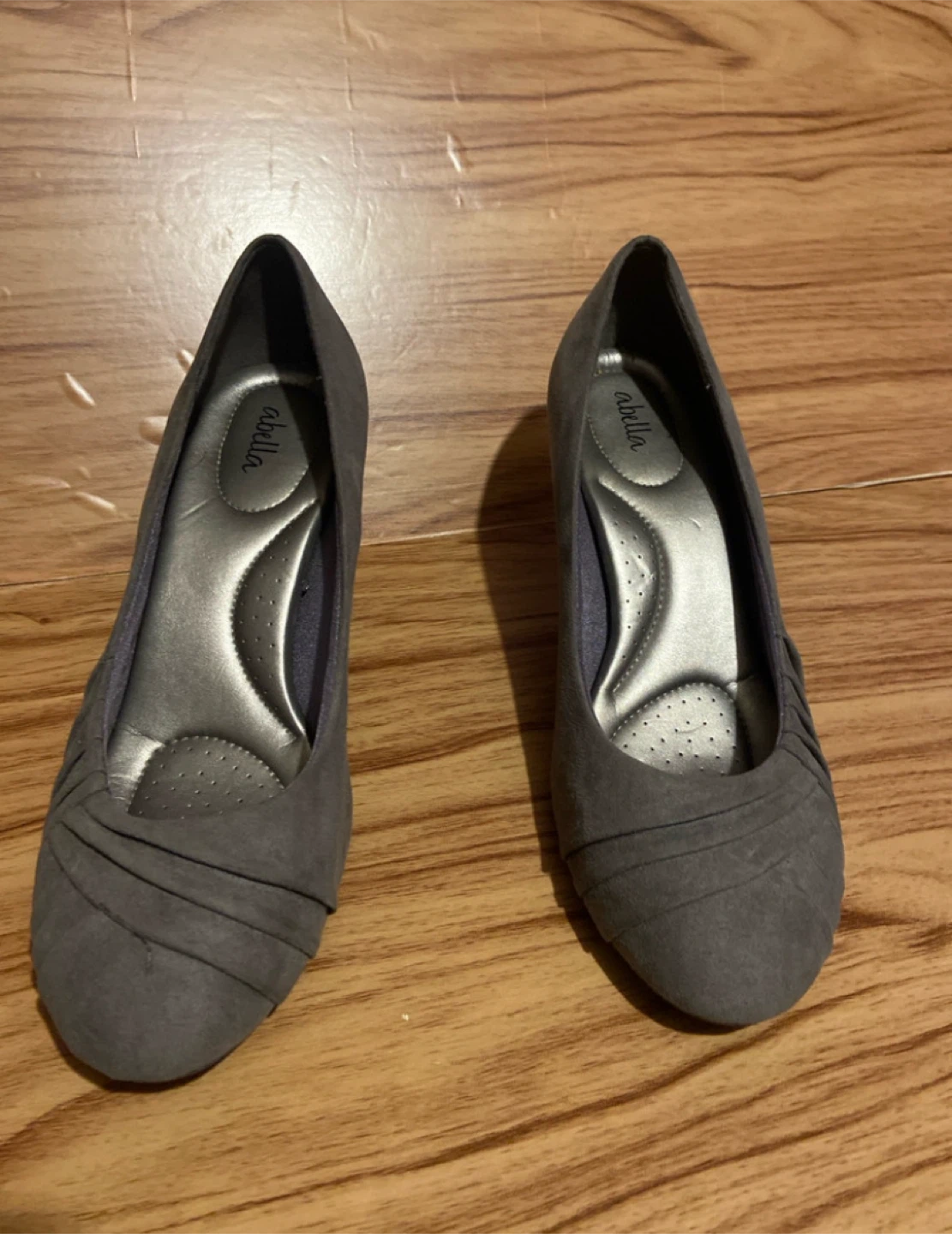 Women’s Abella Suede heels sz9
