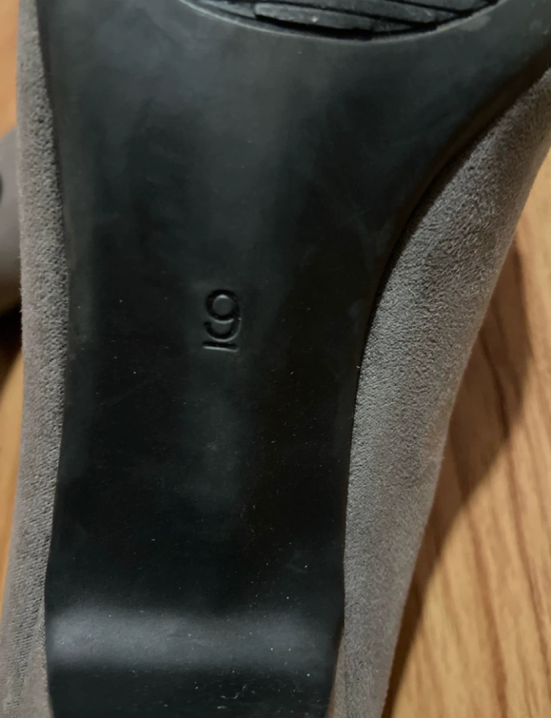 Women’s Abella Suede heels sz9 - photo 5