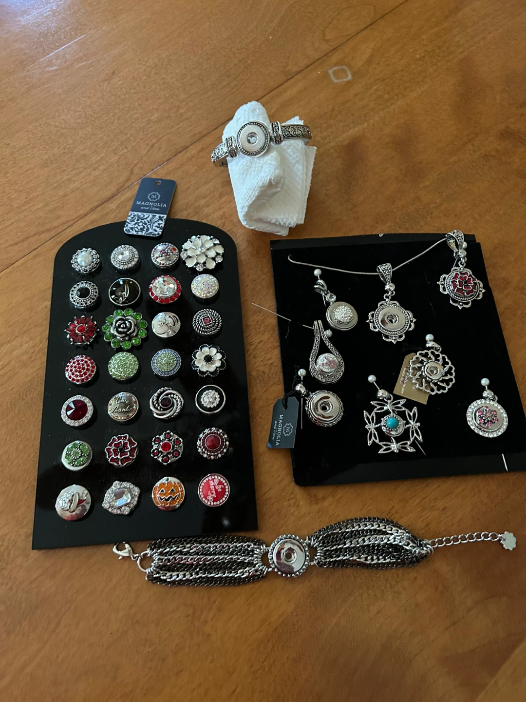 Magnolia and Vine Snap Jewelry Set