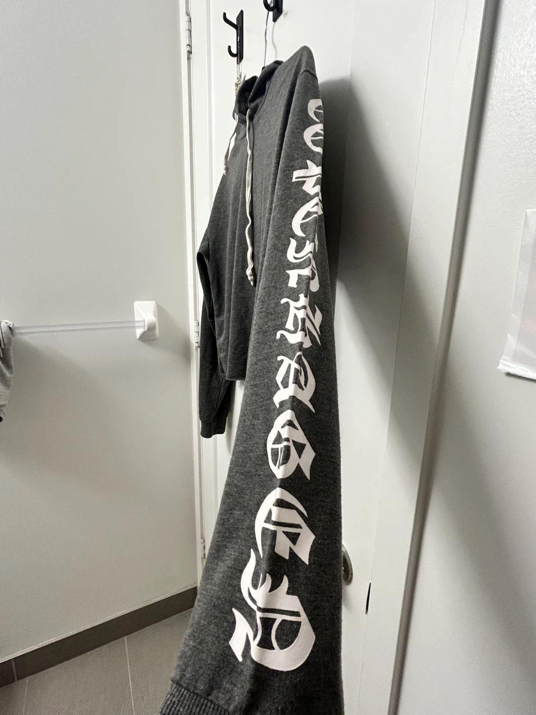 Dark Grey Cropped Hoodie with Graphic Sleeves - photo 2