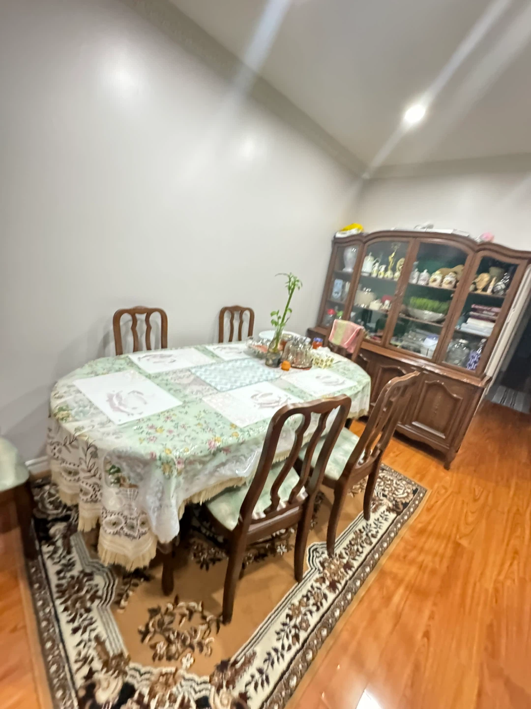 Solidwood buffet&hutch,Extendable solidwood dining table - photo 3