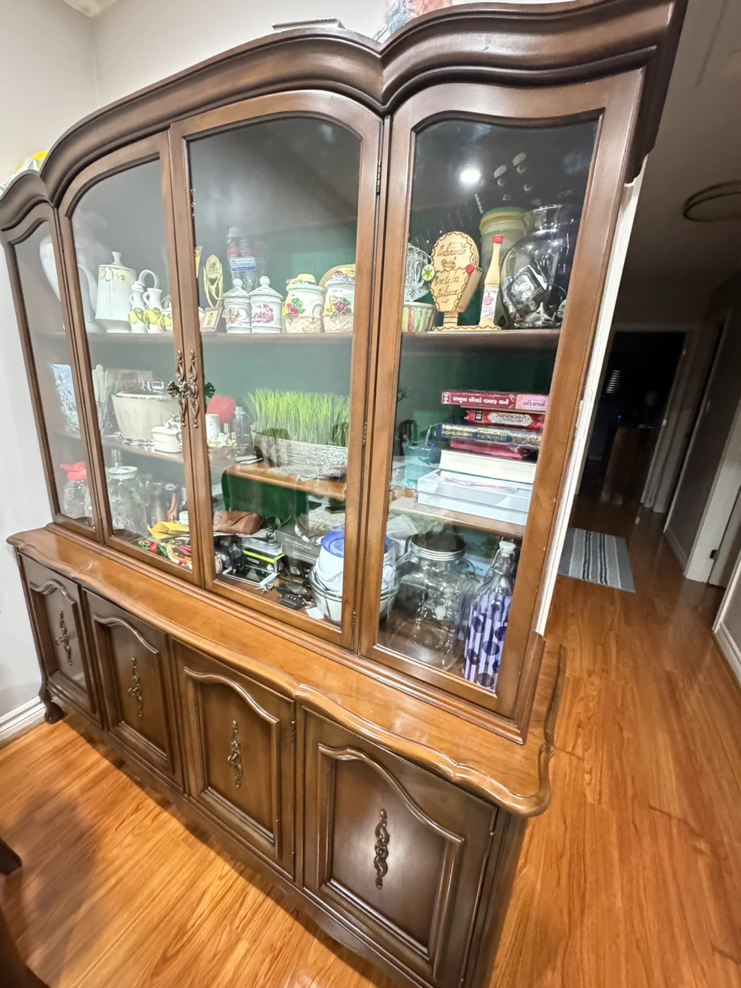 Solidwood buffet&hutch,Extendable solidwood dining table