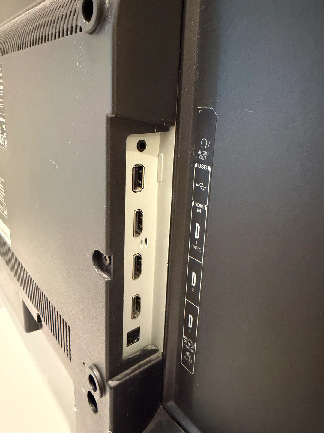 Toshiba 43" 4K Smart Fire TV - photo 4