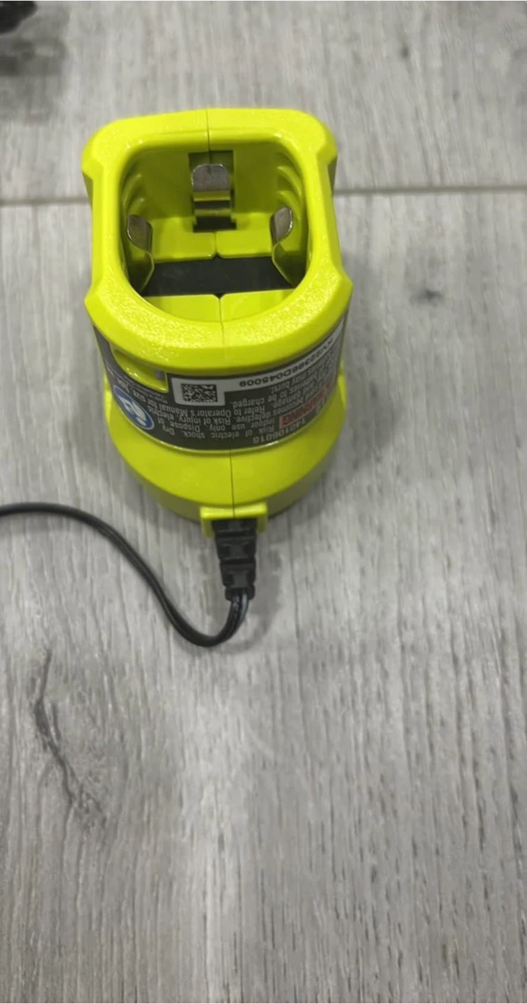 Ryobi battery charger - photo 2