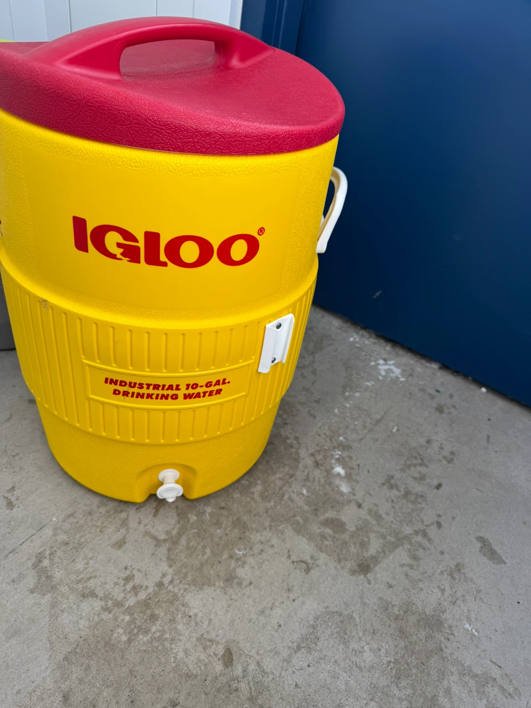 Igloo Industrial 10-Gal Drinking Water Cooler