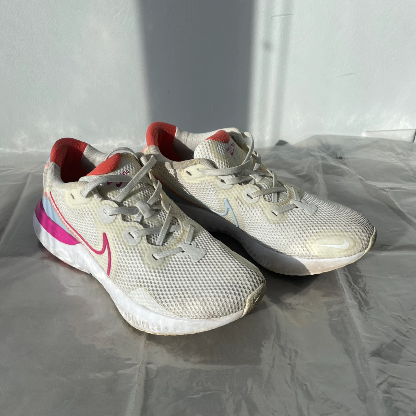 Nike Renew Run Women's Running Shoes. Size 7.5
