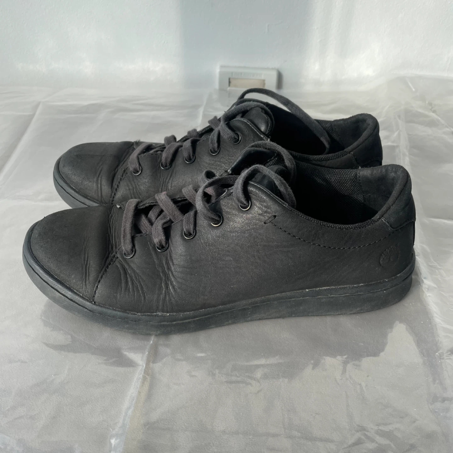 Timberland Black Leather Sneakers Pumps Shoes. Size 7.5 - photo 2